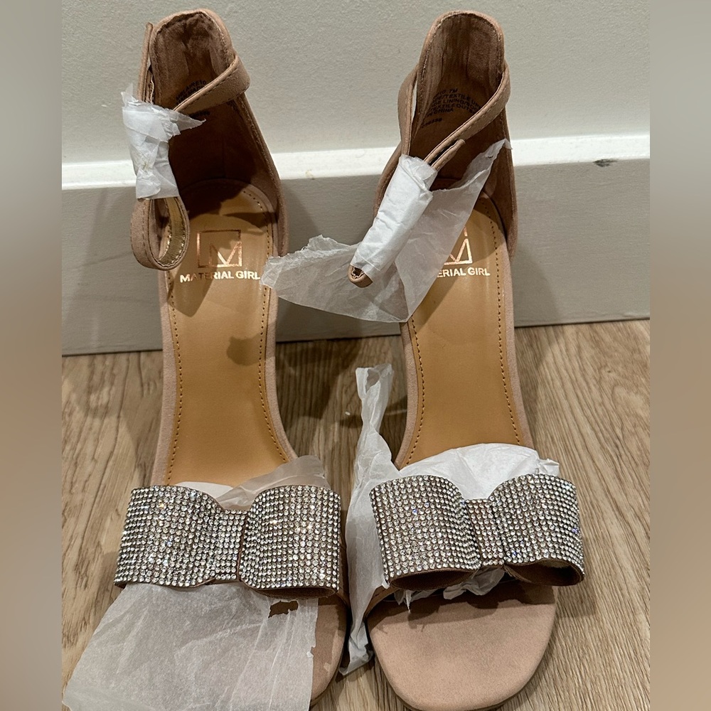 Brand New Material Girl Nude Rhinestone Bow Shoes size 7